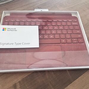 Microsoft Surface Go Keyboard Cover - Burgundy
